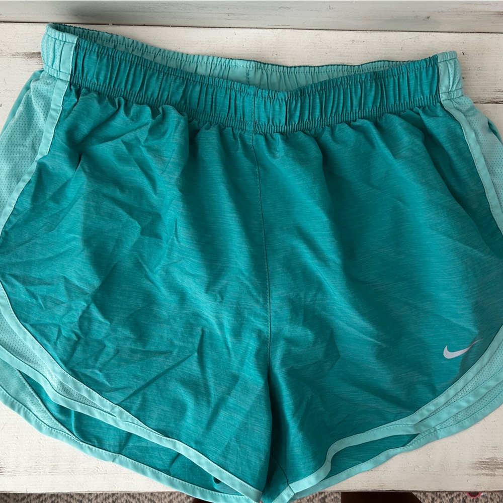 Women’s Nike temp shorts